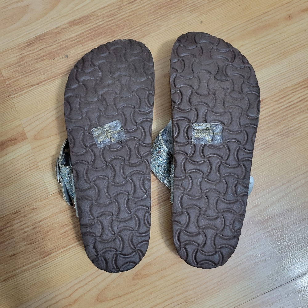 Sandals - Picture 3 of 4